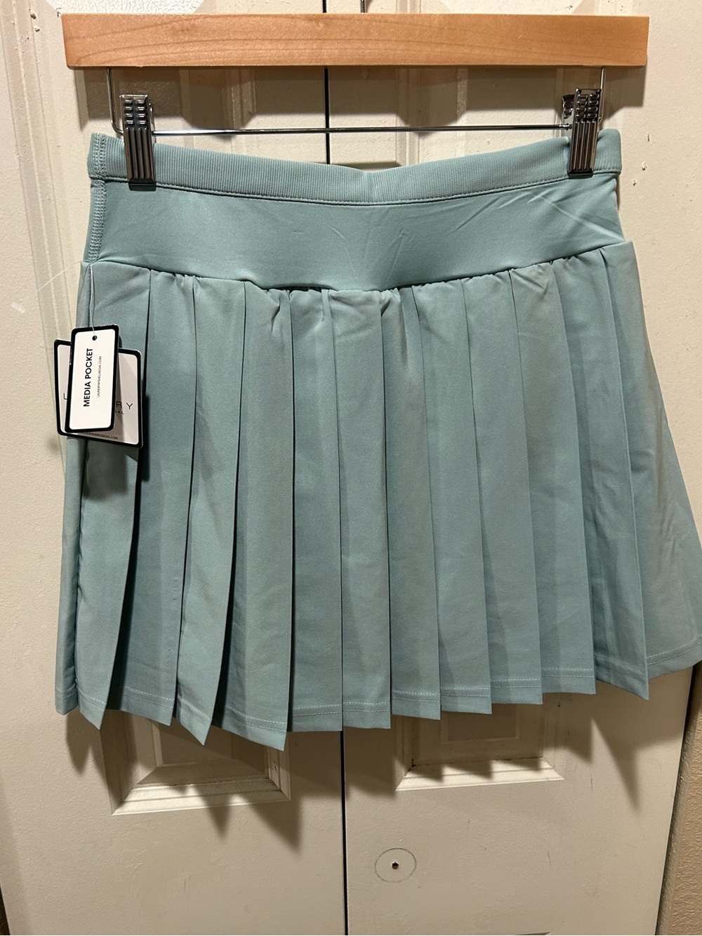 NWT Laundry by Shelli Segal Skort Pleated tennis Active , M